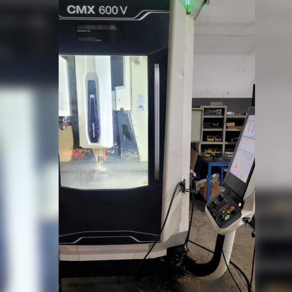 DMG CMX 600 V